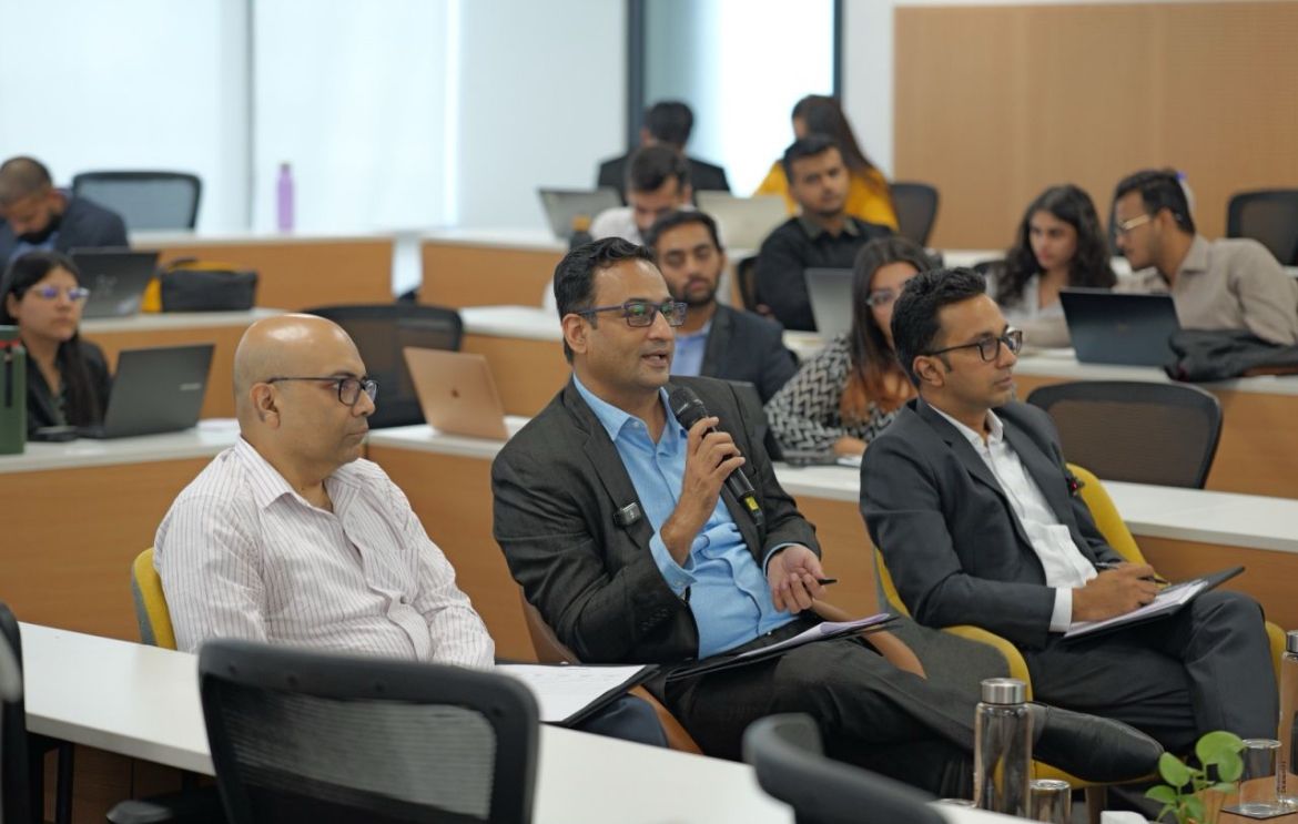 Teams pitching their startup ideas